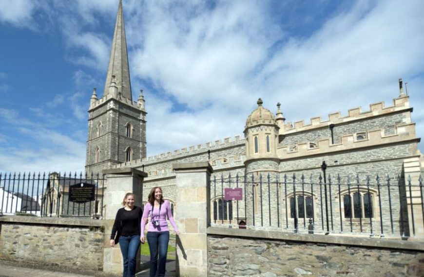 Citytrip naar Derry & Antrim Coast - Bishop`s Gate Hotel -Categorie/Korte-reizen